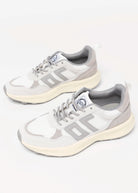 swatch_Ice/Light Grey back70 lightning dad sneaker