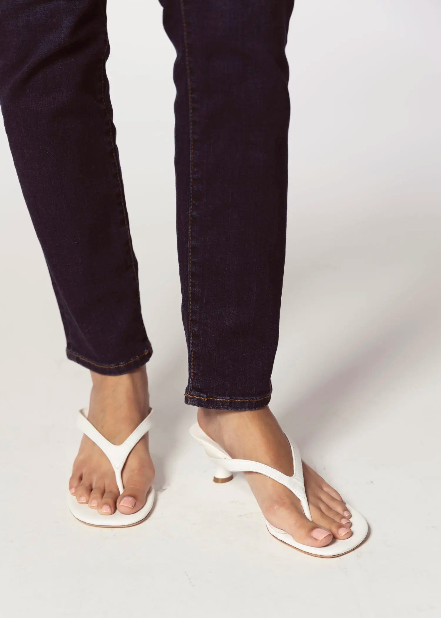 swatch_milk leather krista thong sandal heeled sandals