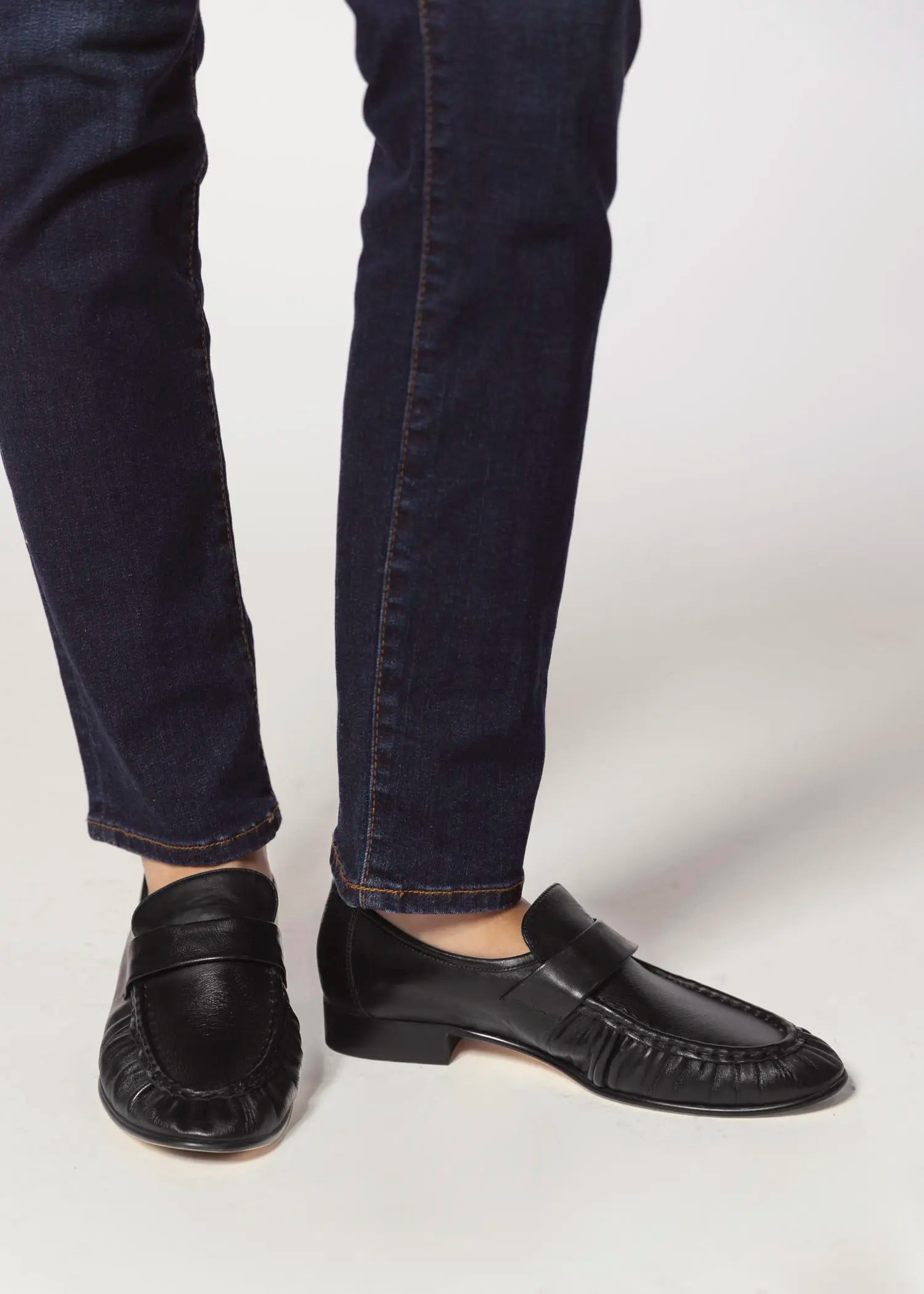 swatch_black gatsby loafer flat shoes
