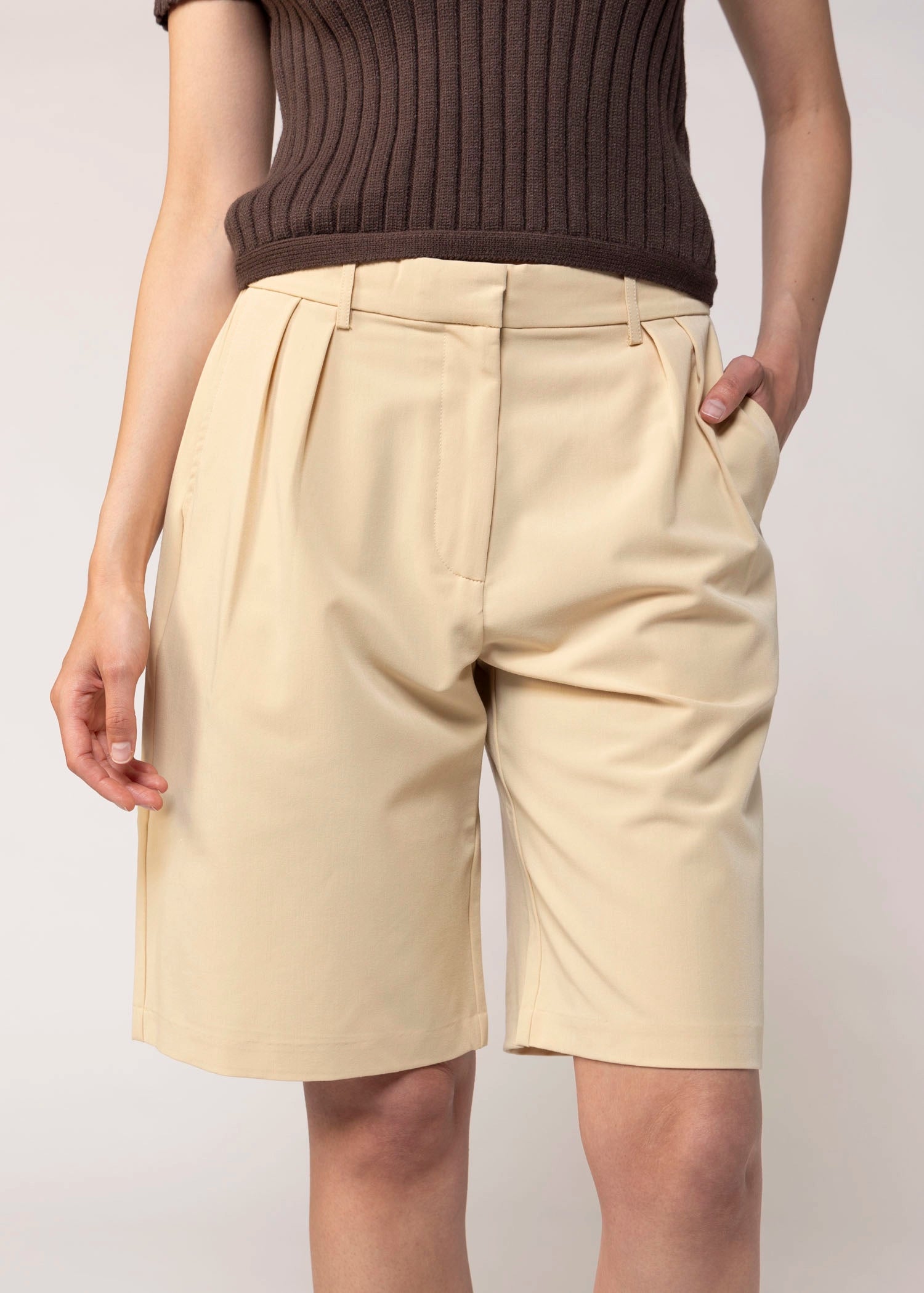 swatch_Yellow paige trouser short