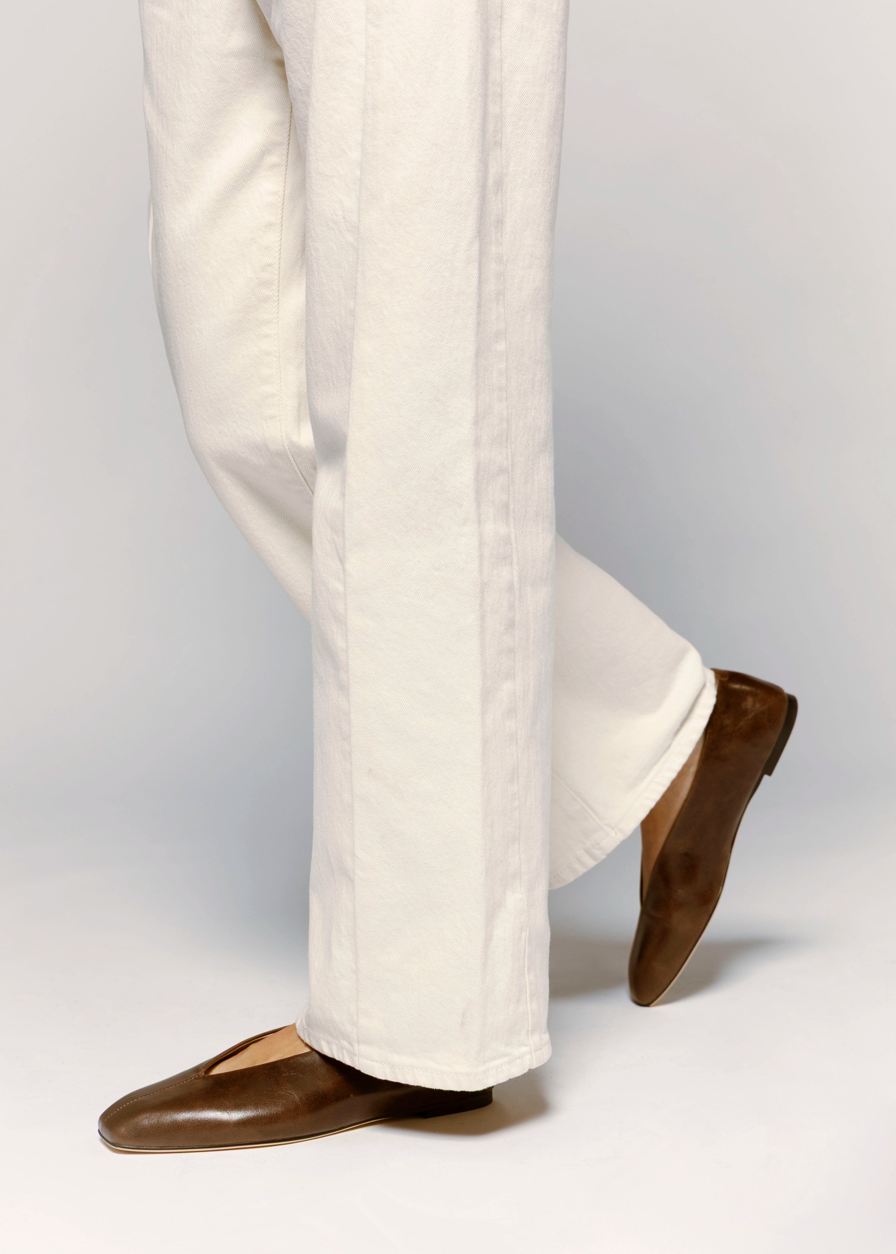 swatch_Chocolate Leather Tony bianco brash flat