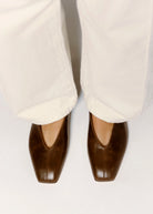 swatch_Chocolate Leather Tony bianco brash flat