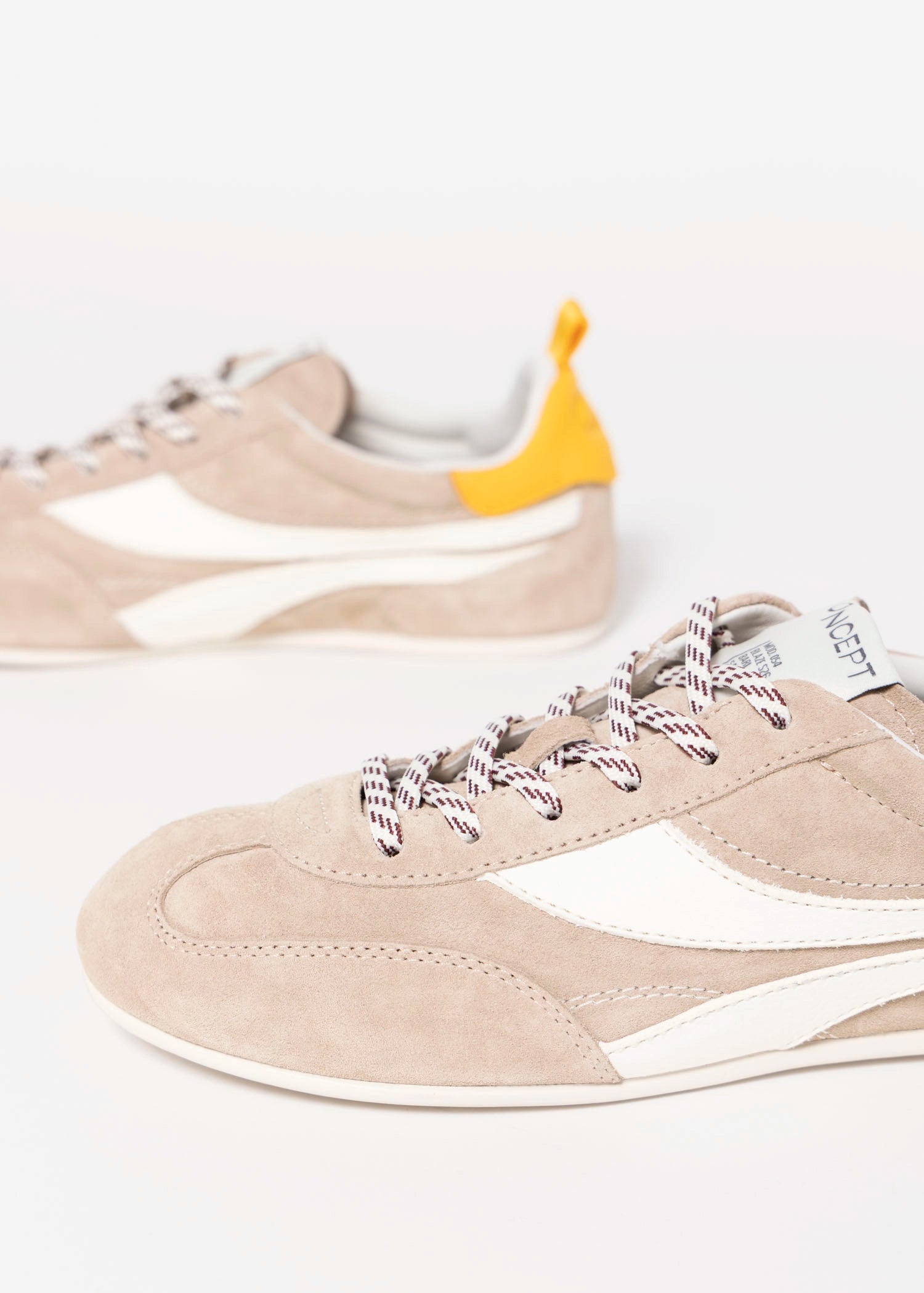 swatch_Sandcastle oncept bari sneakers