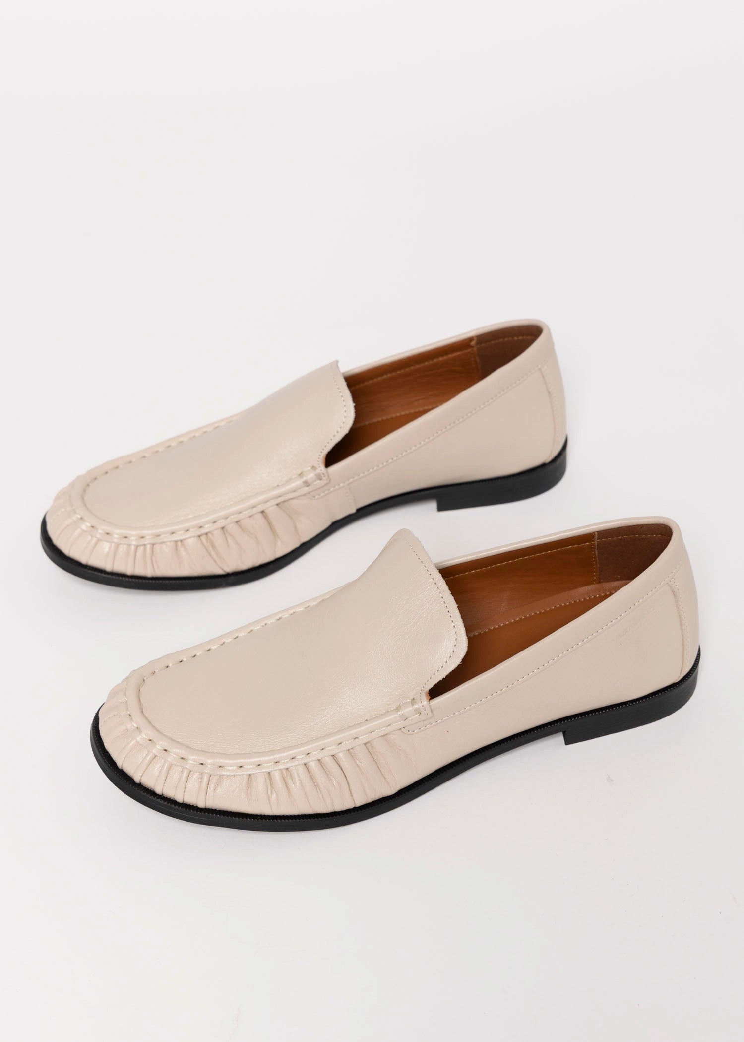 swatch_Ivory Leather vagabond brandi rushed loafer