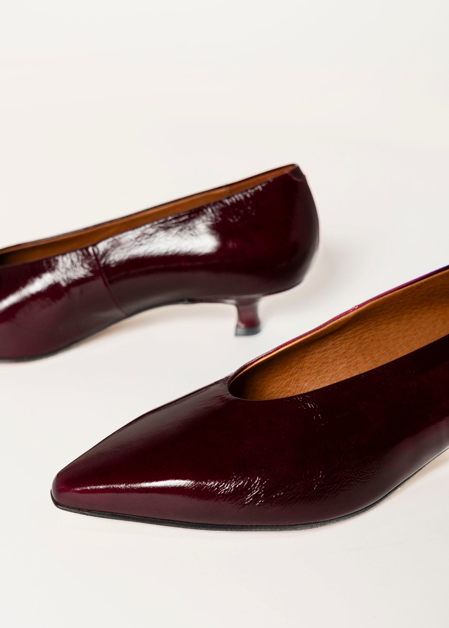 swatch_eggplant patent margo kitten heel pump heels