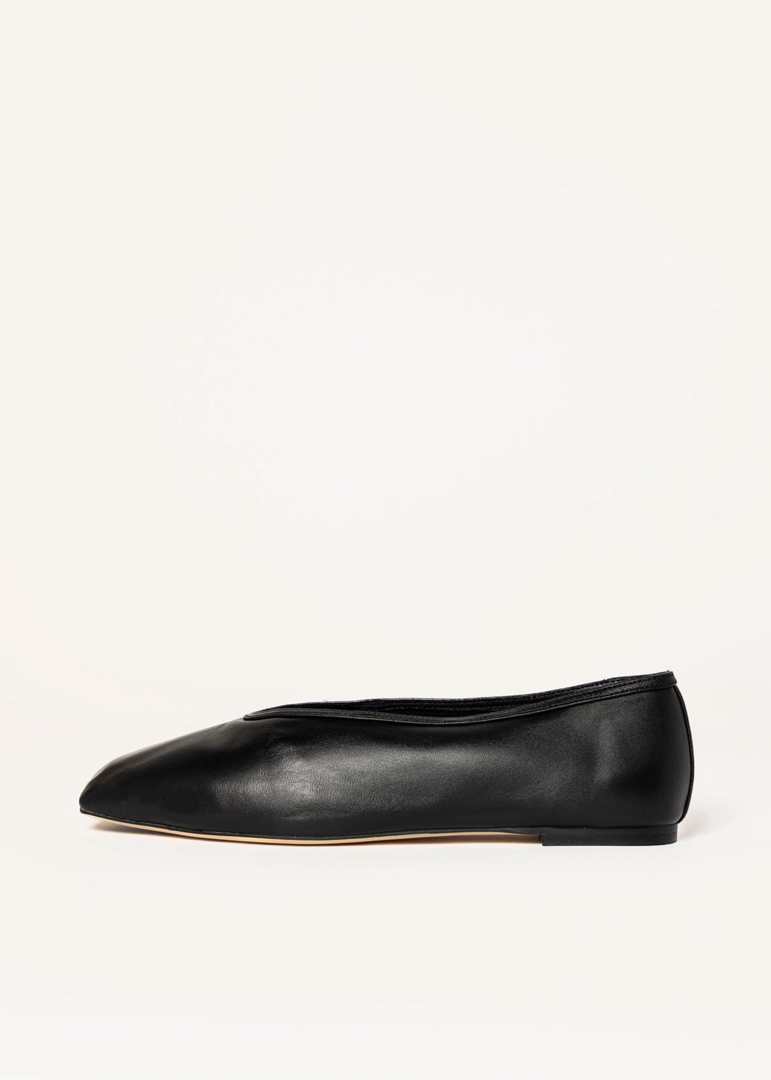 swatch_black leather bianca flat flat shoes