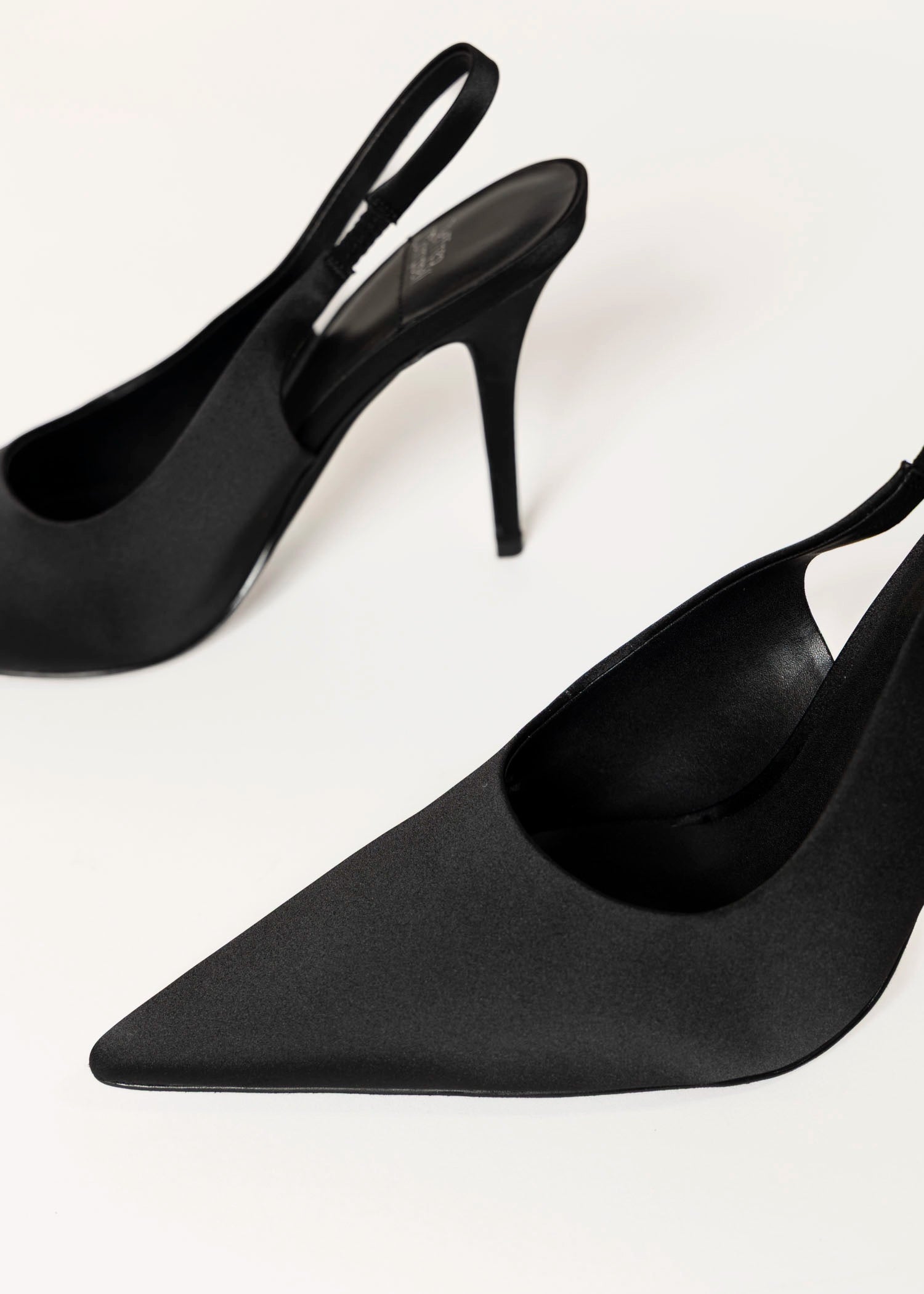 swatch_black surpass satin pump heels