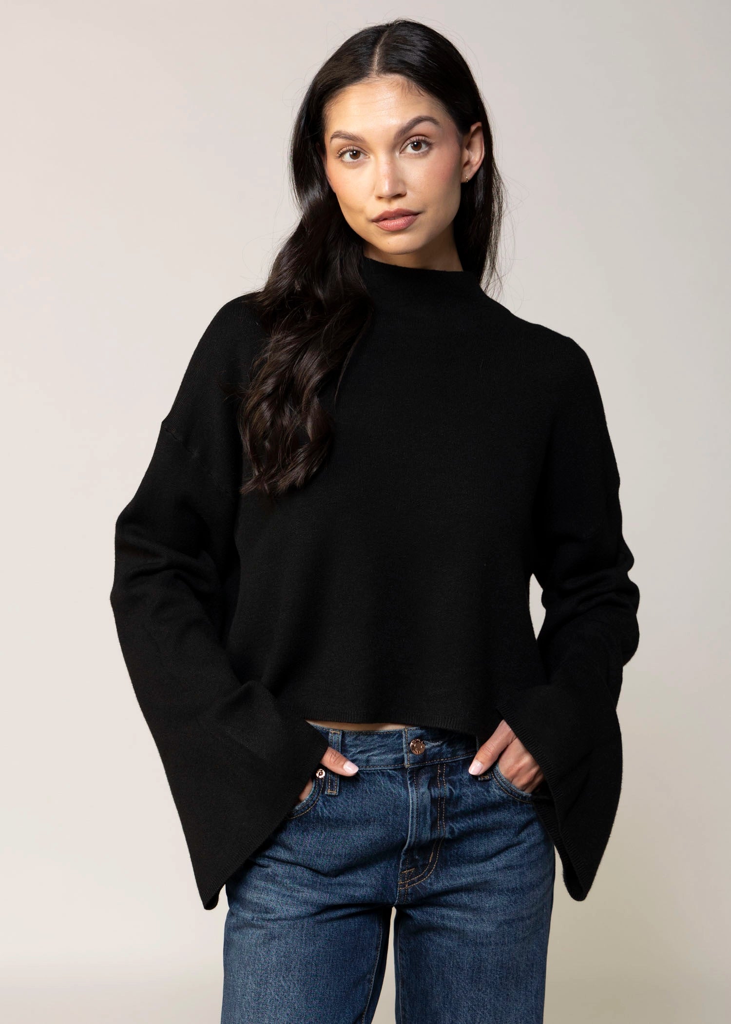 swatch_Black deluc chuck sweater