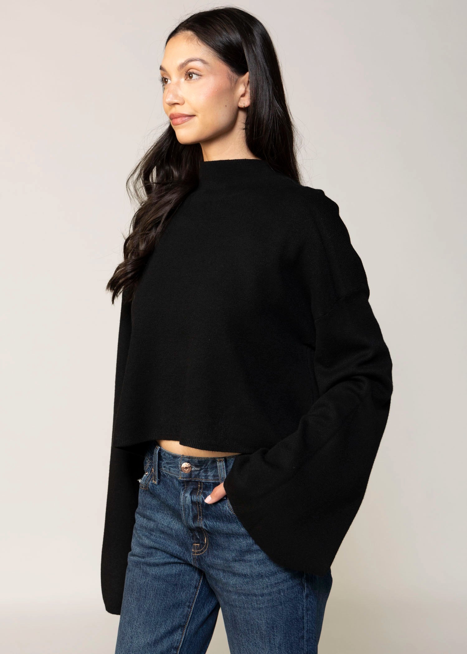 swatch_Black deluc chuck sweater