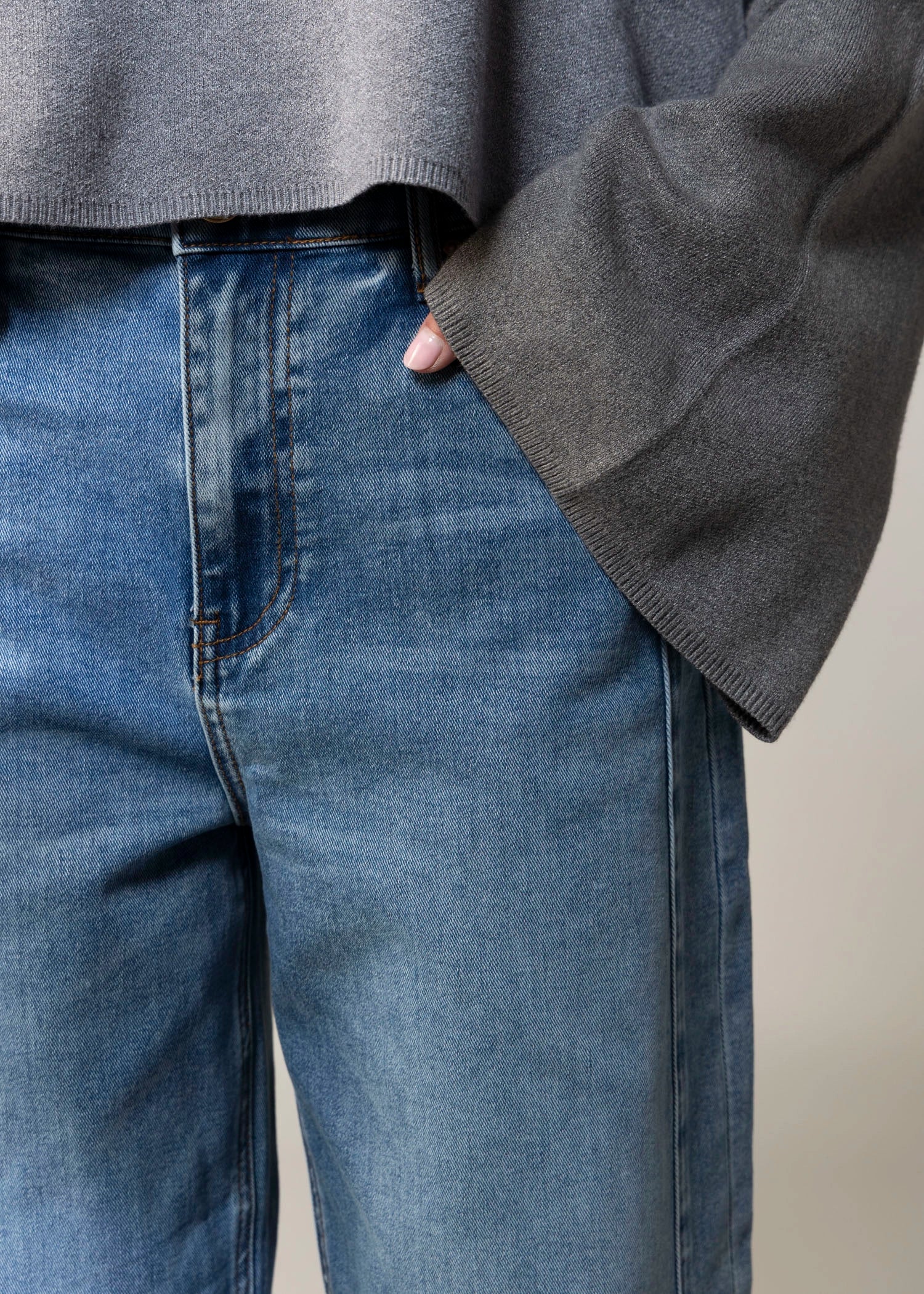 swatch_Denim kut from the kloth ashton barrel leg jean