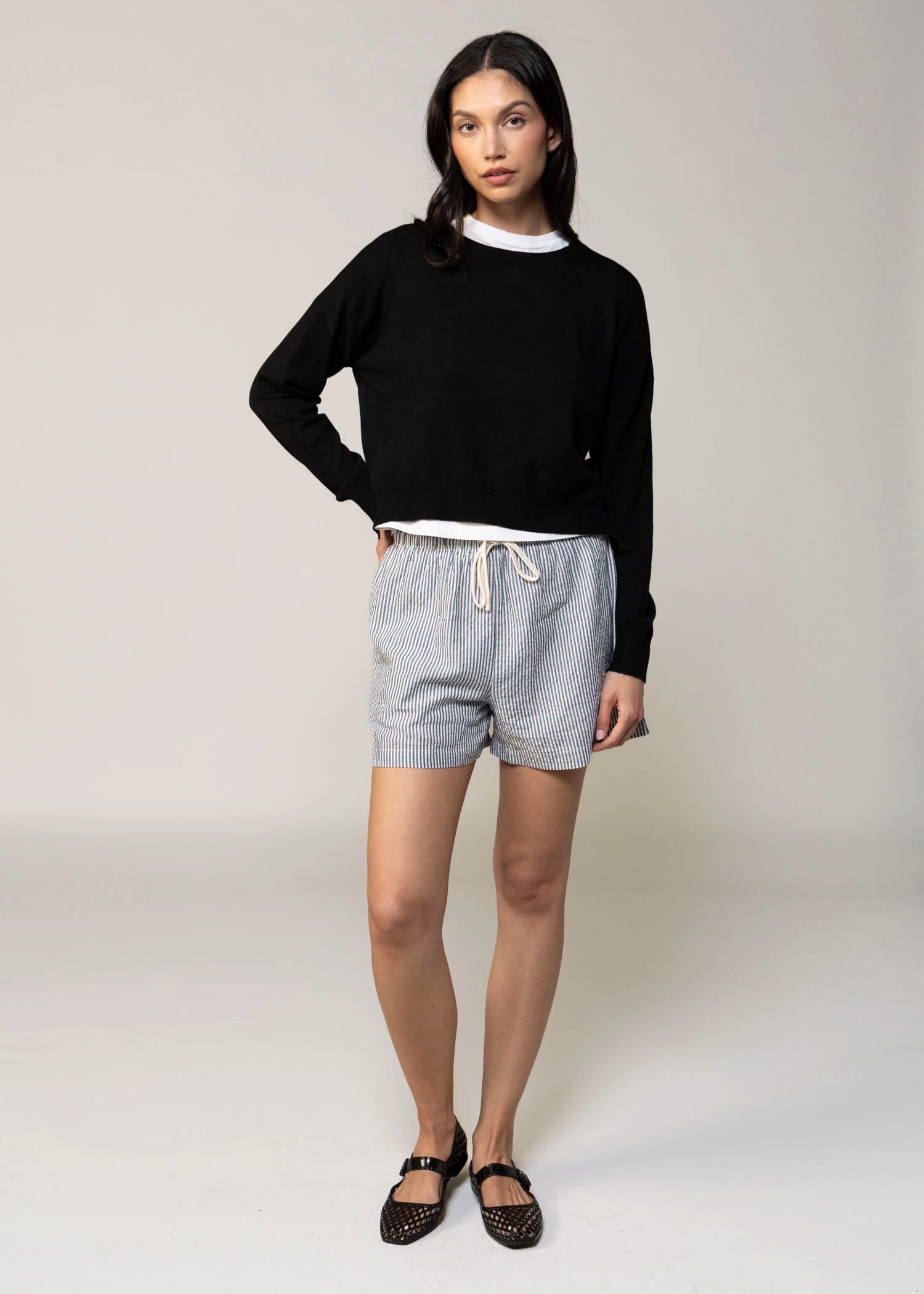 swatch_Navy drawstring shorts