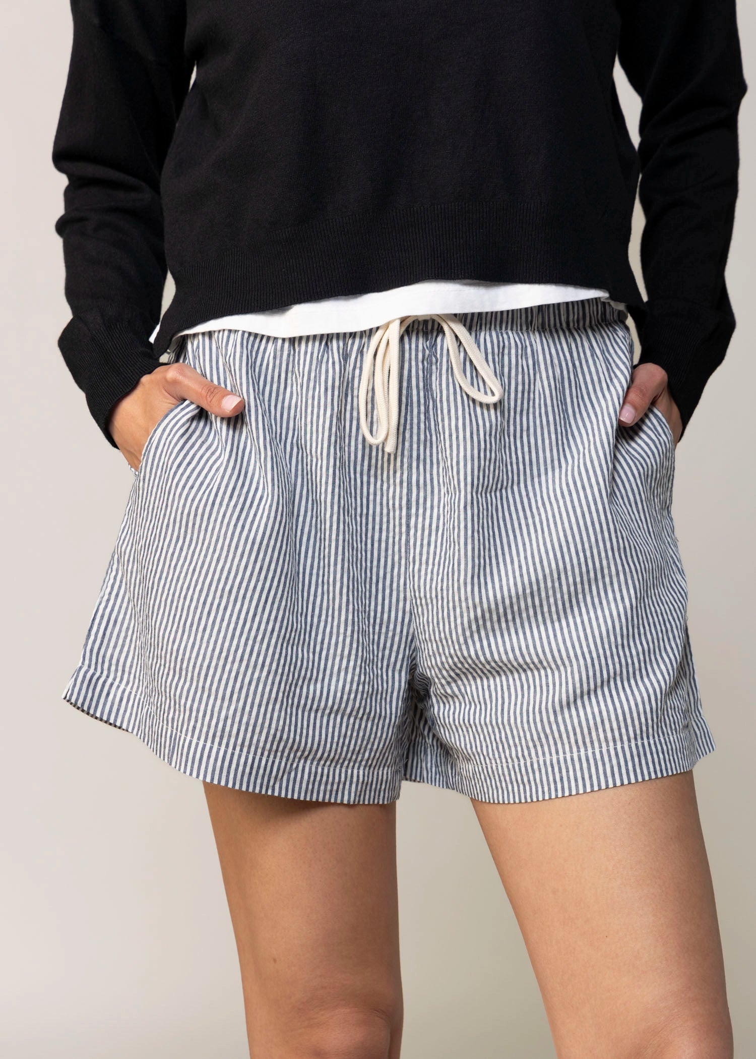 swatch_Navy drawstring shorts