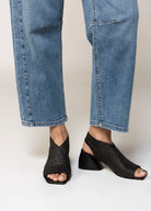 swatch_Black vaneli woven raffia slingback heel