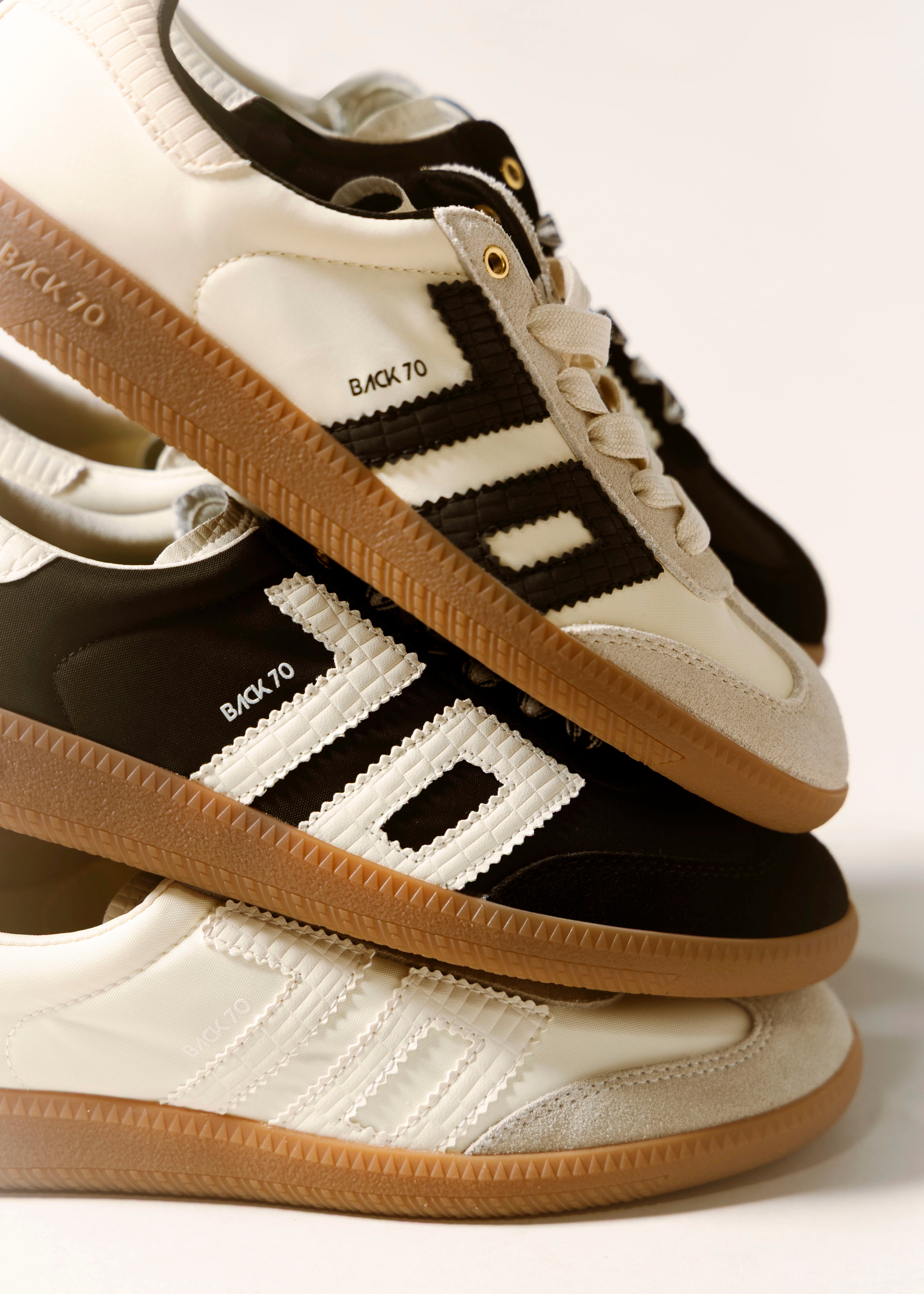 swatch_Beige/Black back70 ghost sneaker