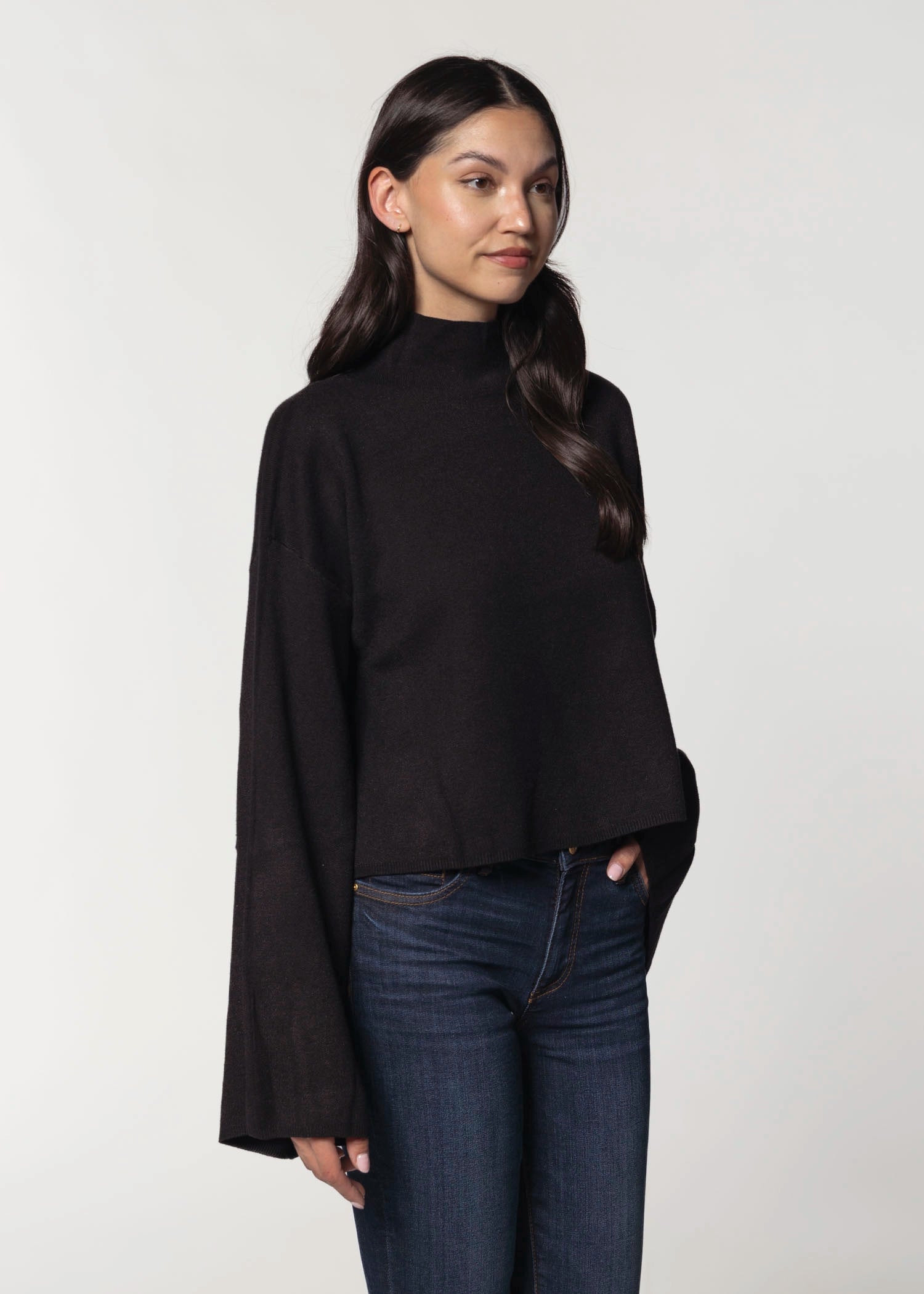 swatch_black chuck sweater apparel