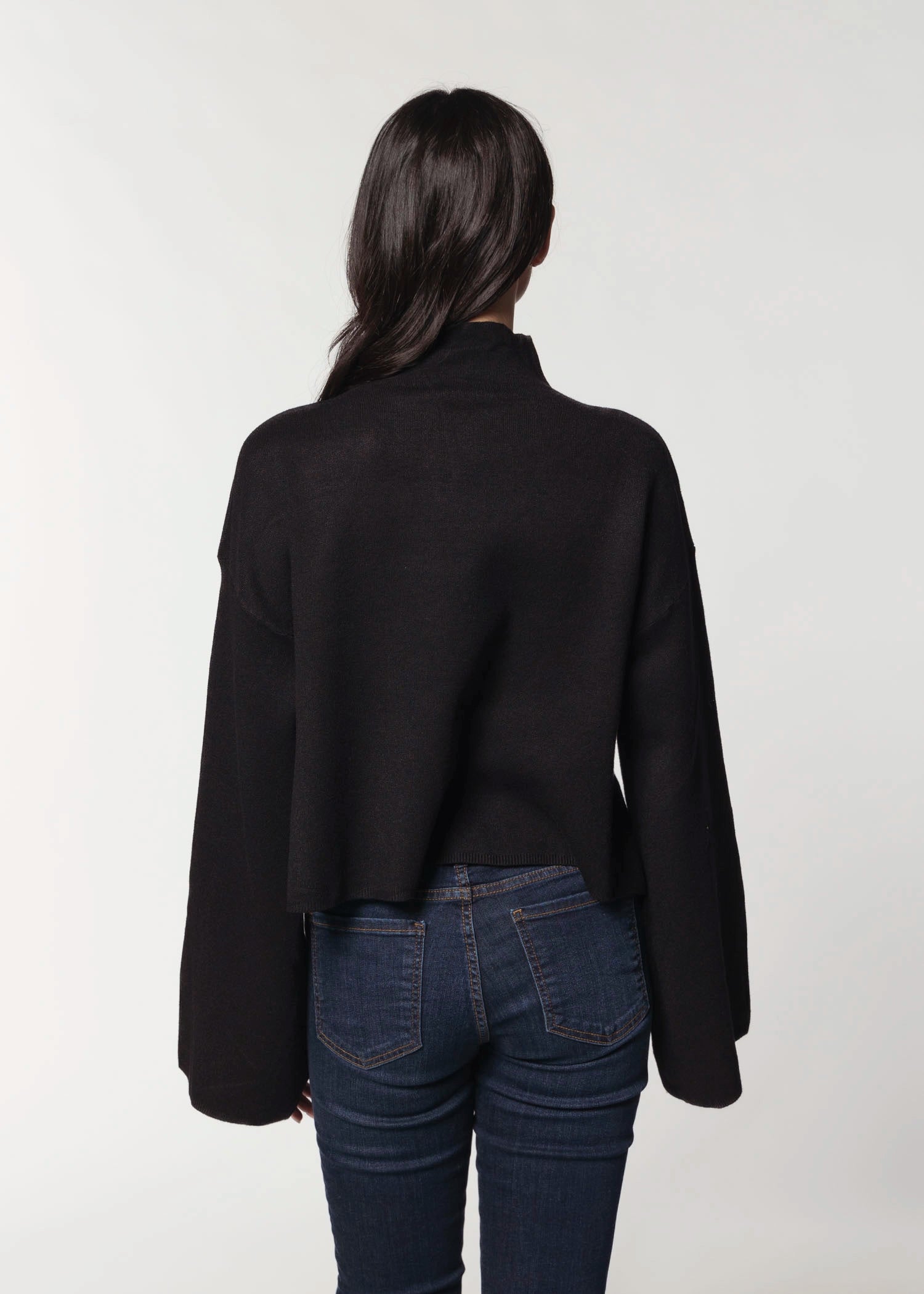 swatch_black chuck sweater apparel