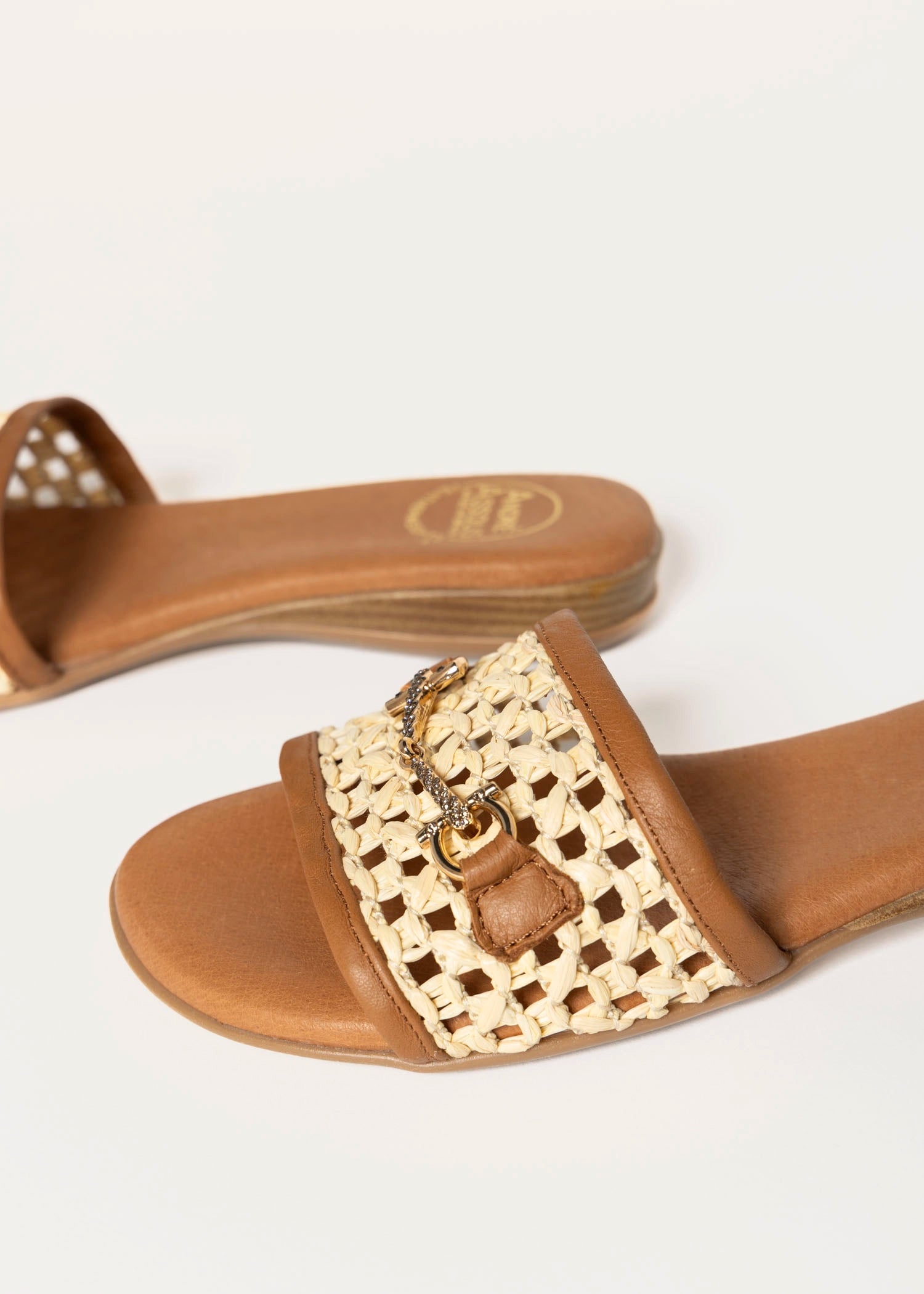 swatch_Natural andre assous niles sandal