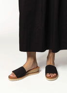 swatch_Black andre assous nessie sandals