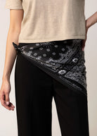 swatch_Black bandana head scarf