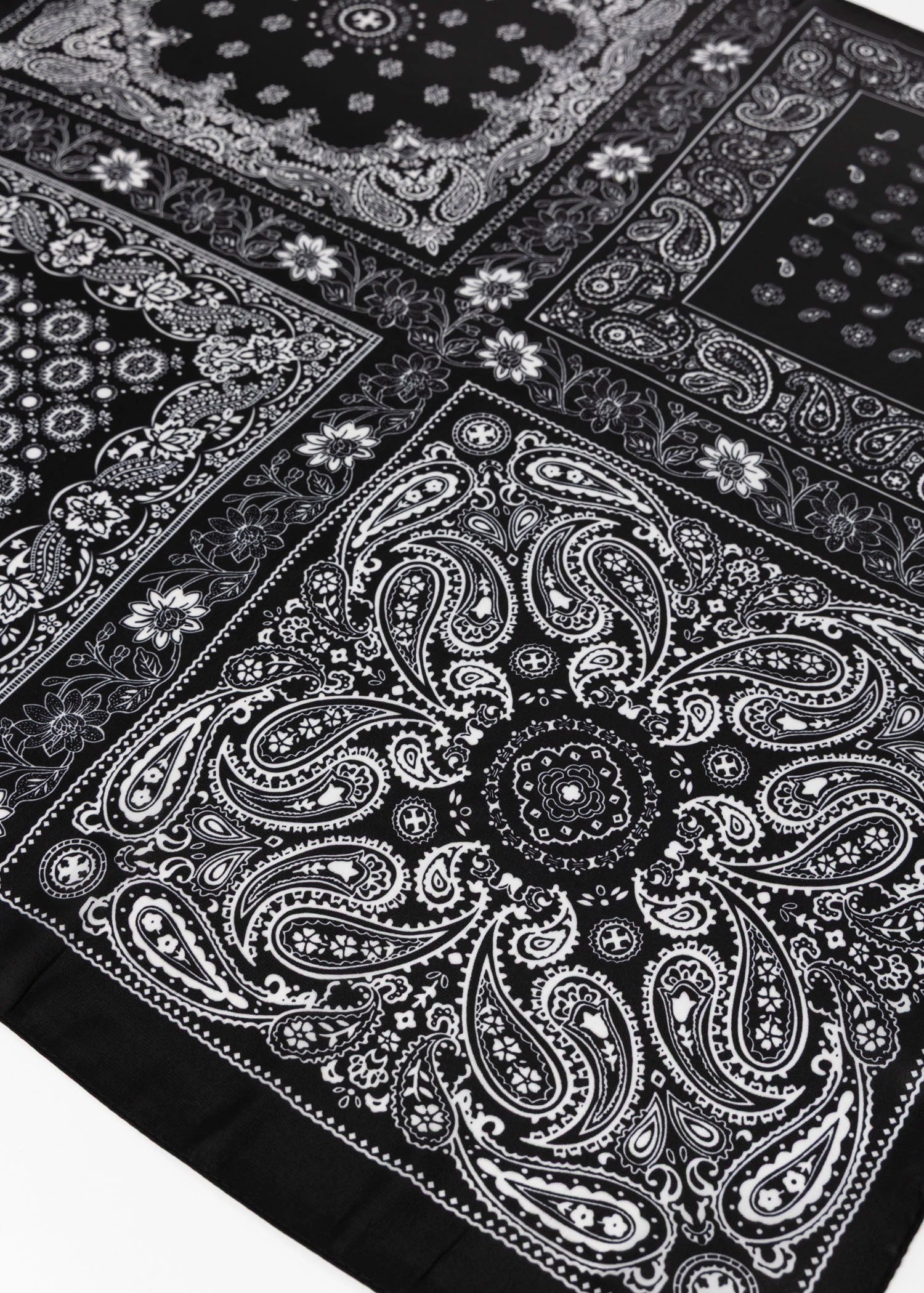 swatch_Black bandana head scarf