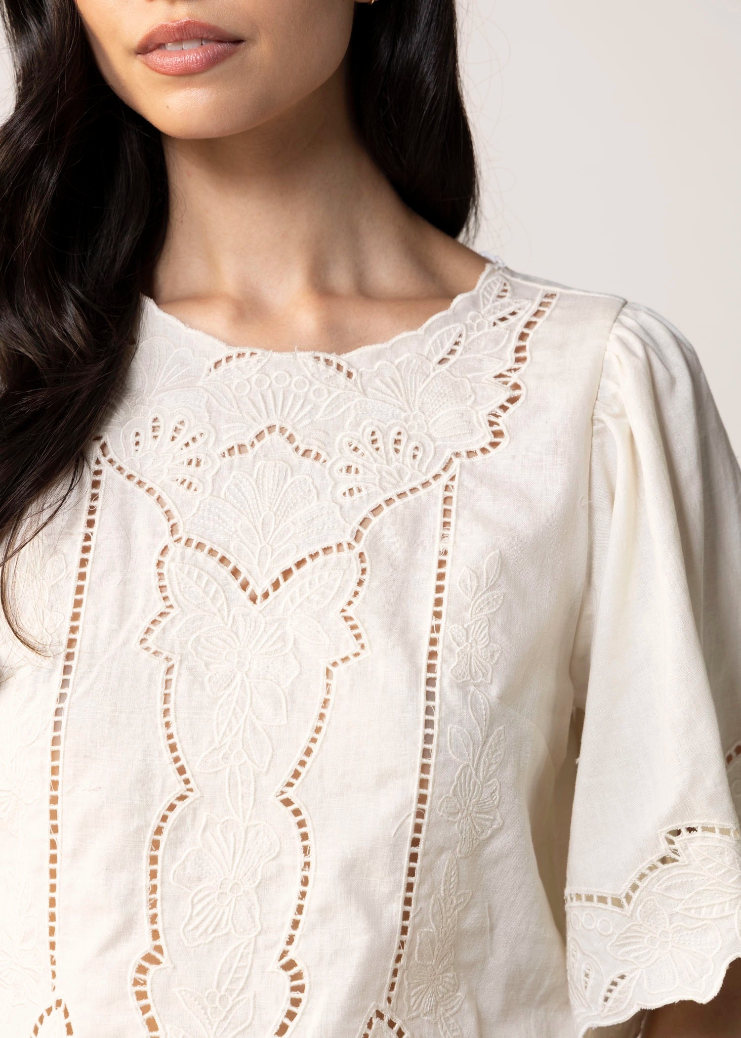 swatch_Cream a.ren cairo cotton blouse