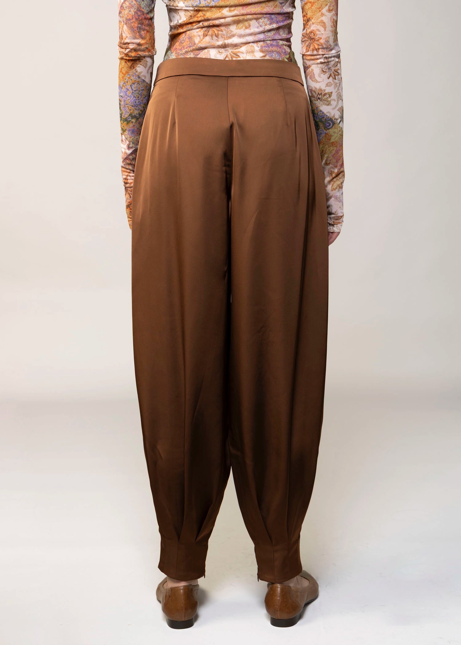 swatch_Chocolate avec les filles satin balloon pant