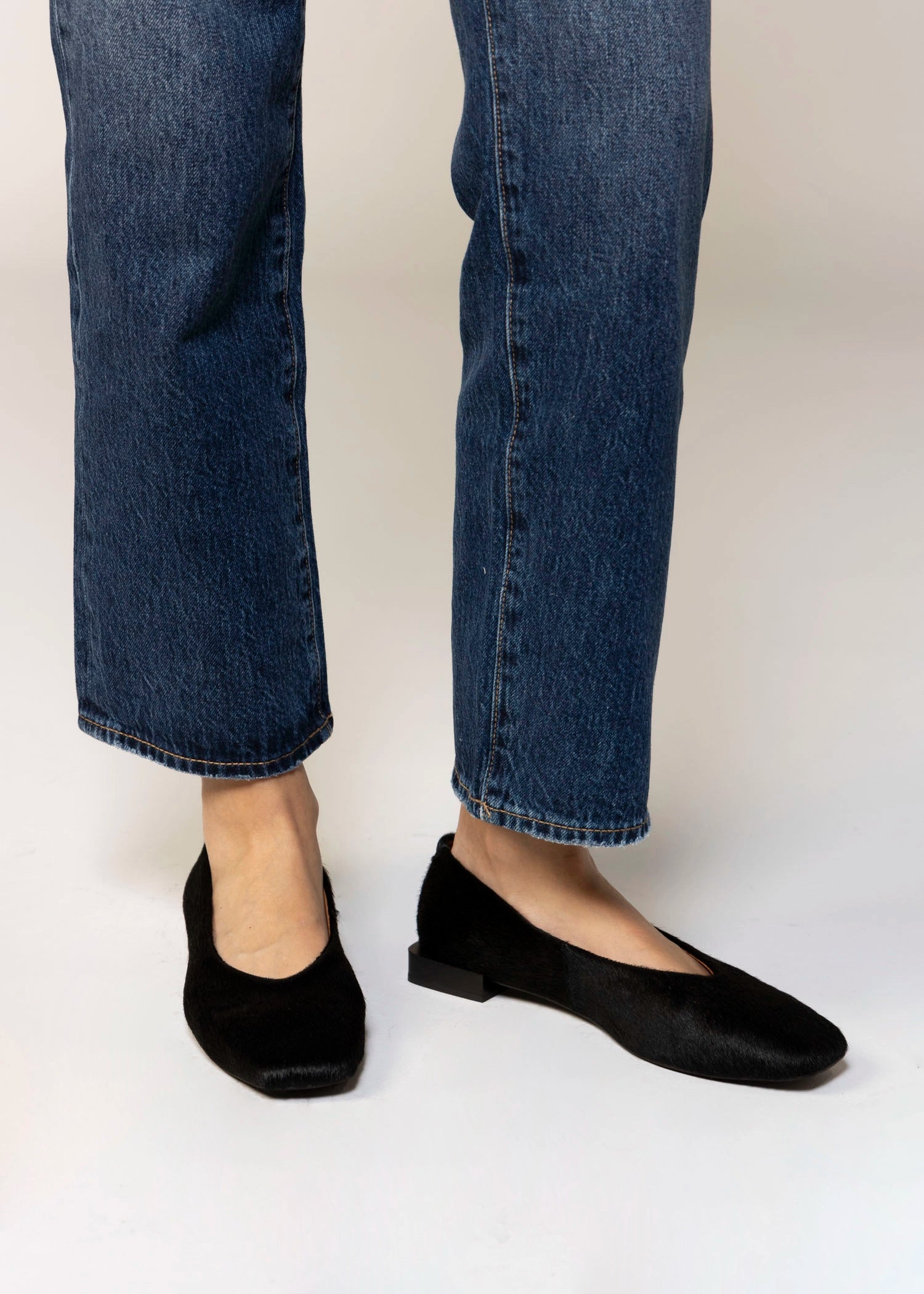 swatch_Black Haircalf angel alarcon tiyu flat