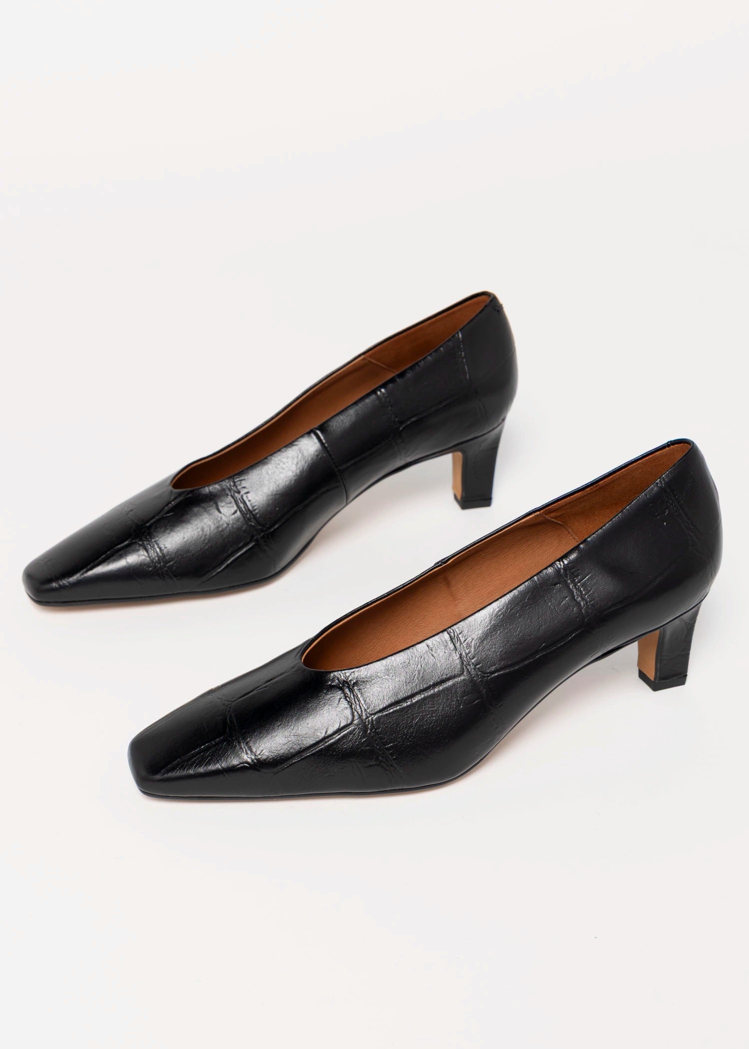 swatch_Black Croco angel alarcon leather pump