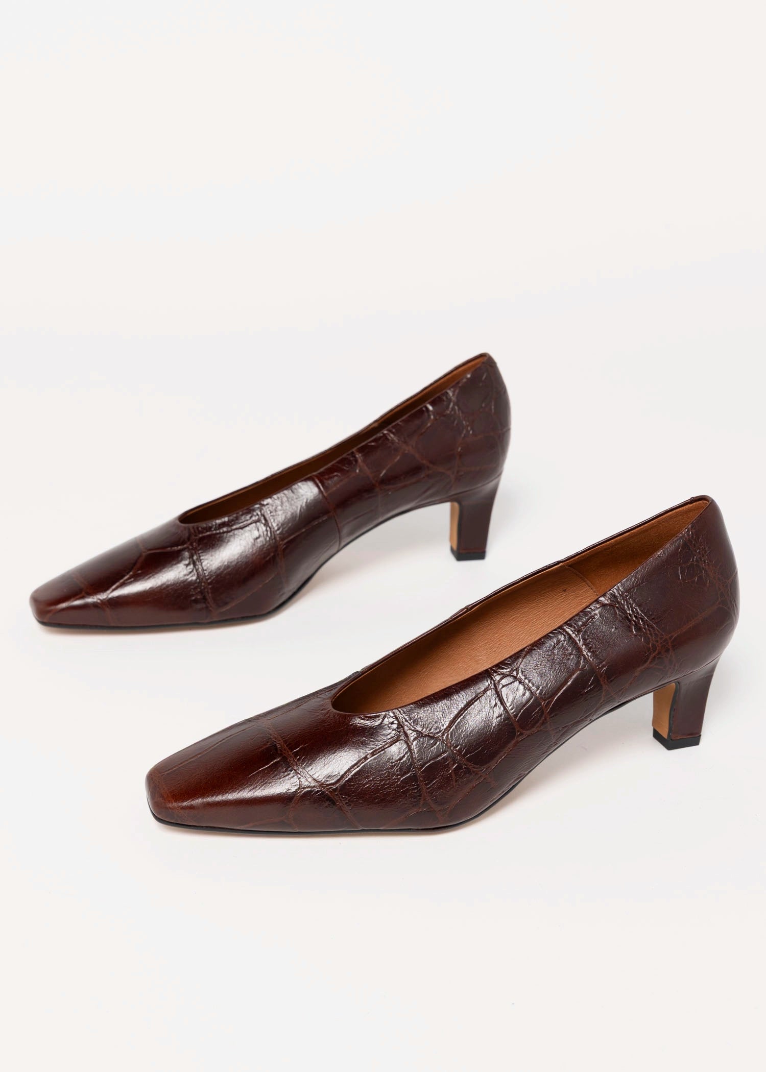 swatch_Brown Croco angel alarcon leather pump