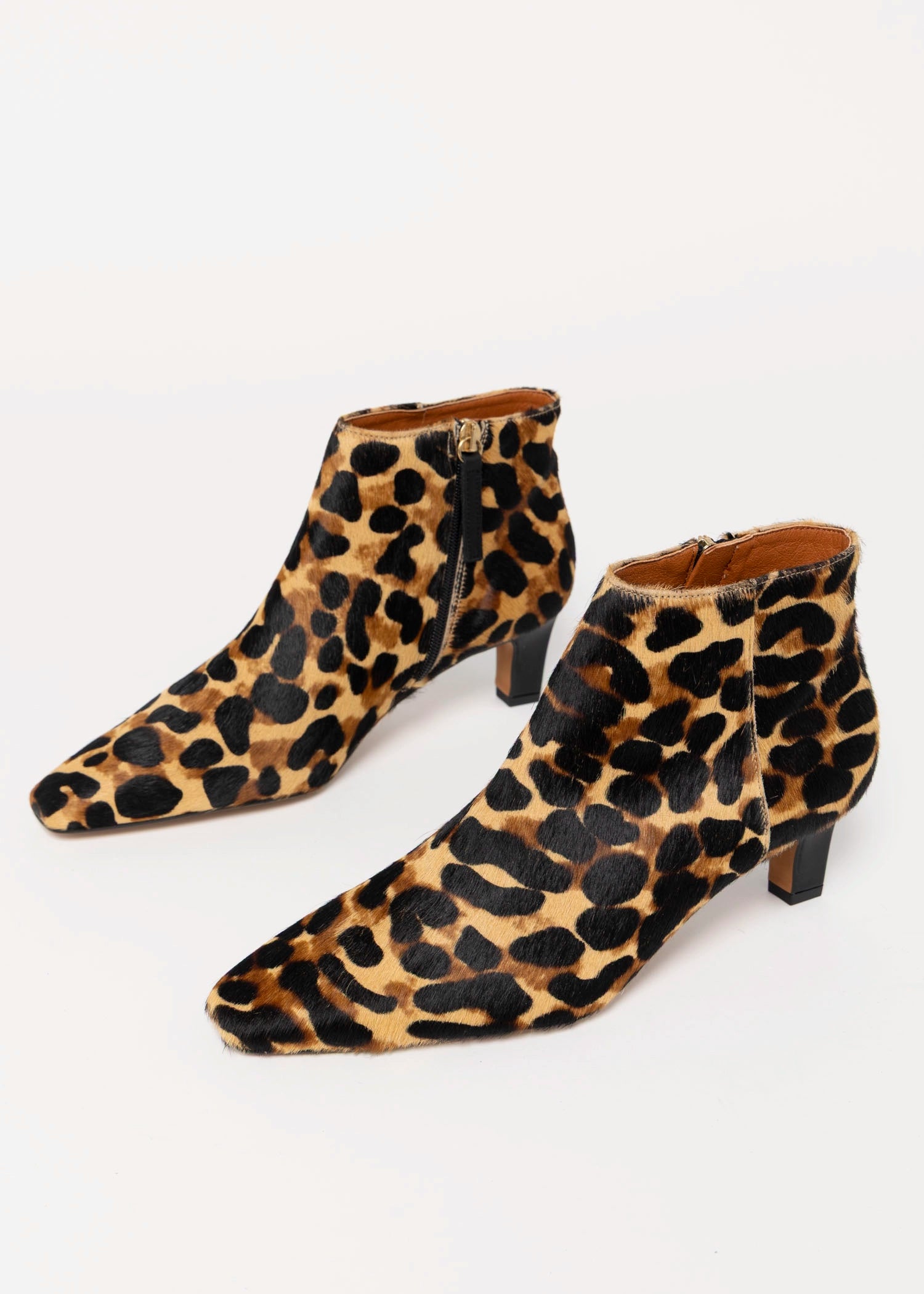 swatch_Leopard Haircalf angel alarcon heeled ankle boot