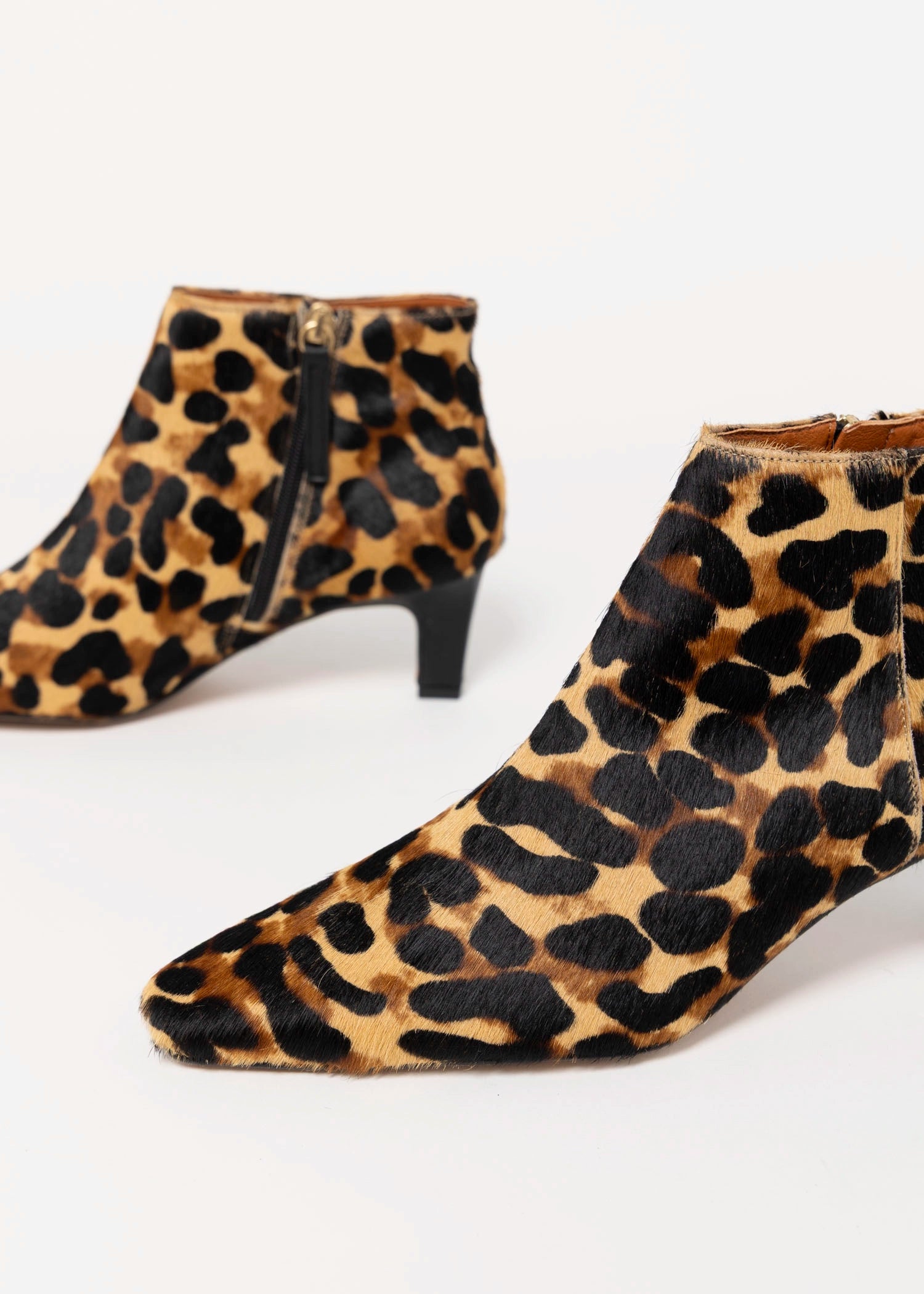 swatch_Leopard Haircalf angel alarcon heeled ankle boot