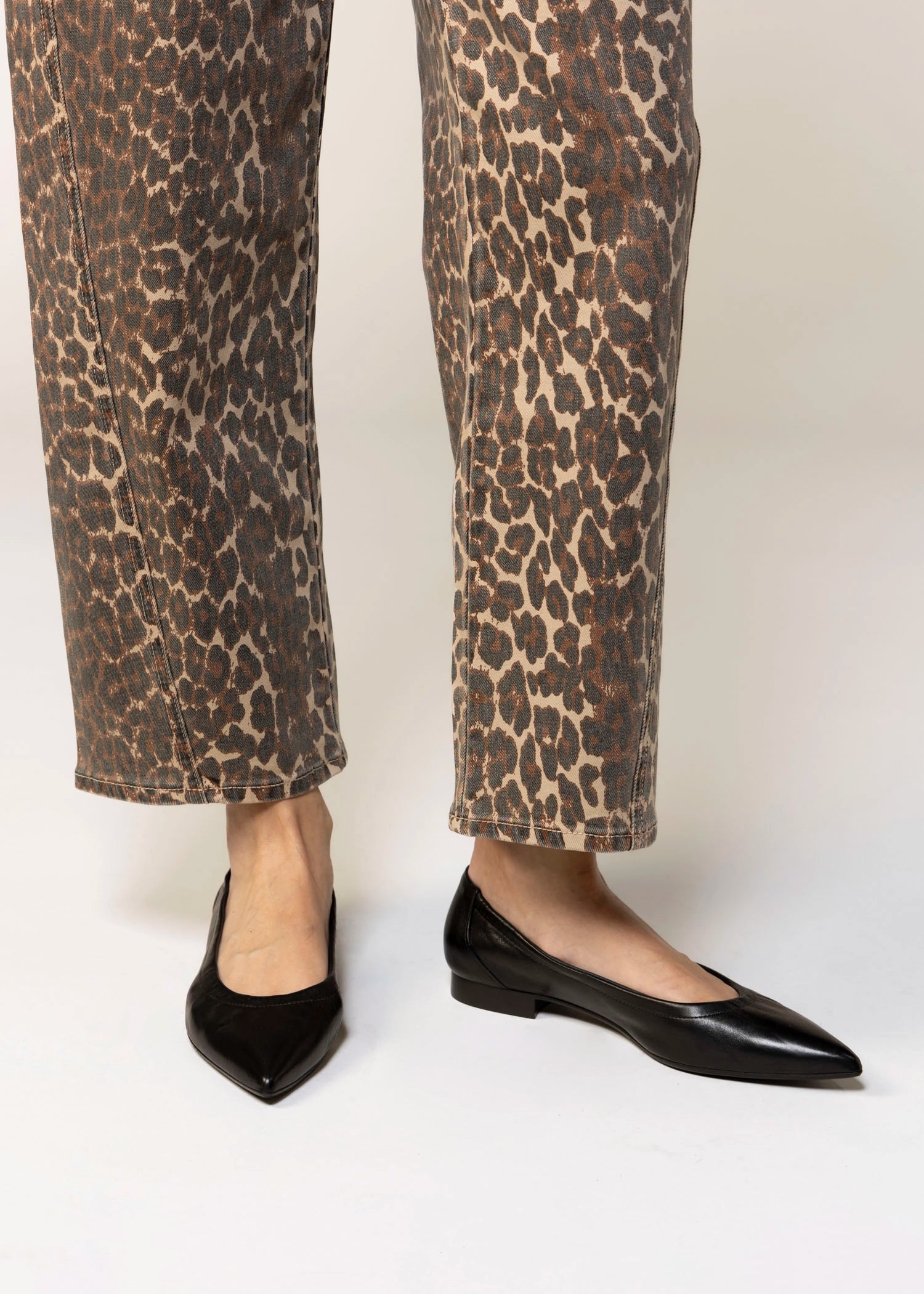 swatch_Black Leather l'idea flat leather pump