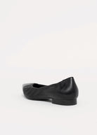 swatch_Black Leather l'idea flat leather pump