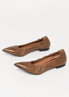swatch_Whiskey Leather l'idea flat leather pump