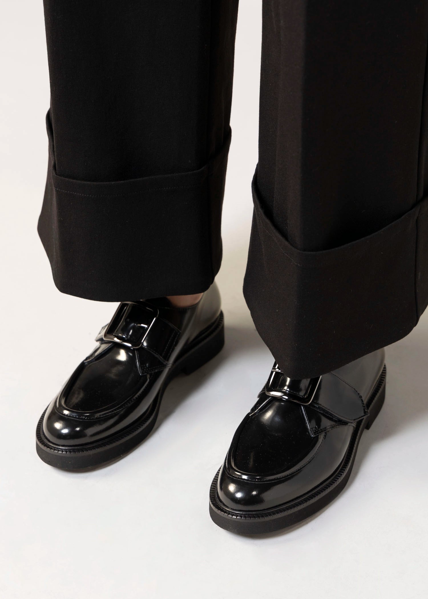 swatch_Black Leather l'idea single buckle loafer