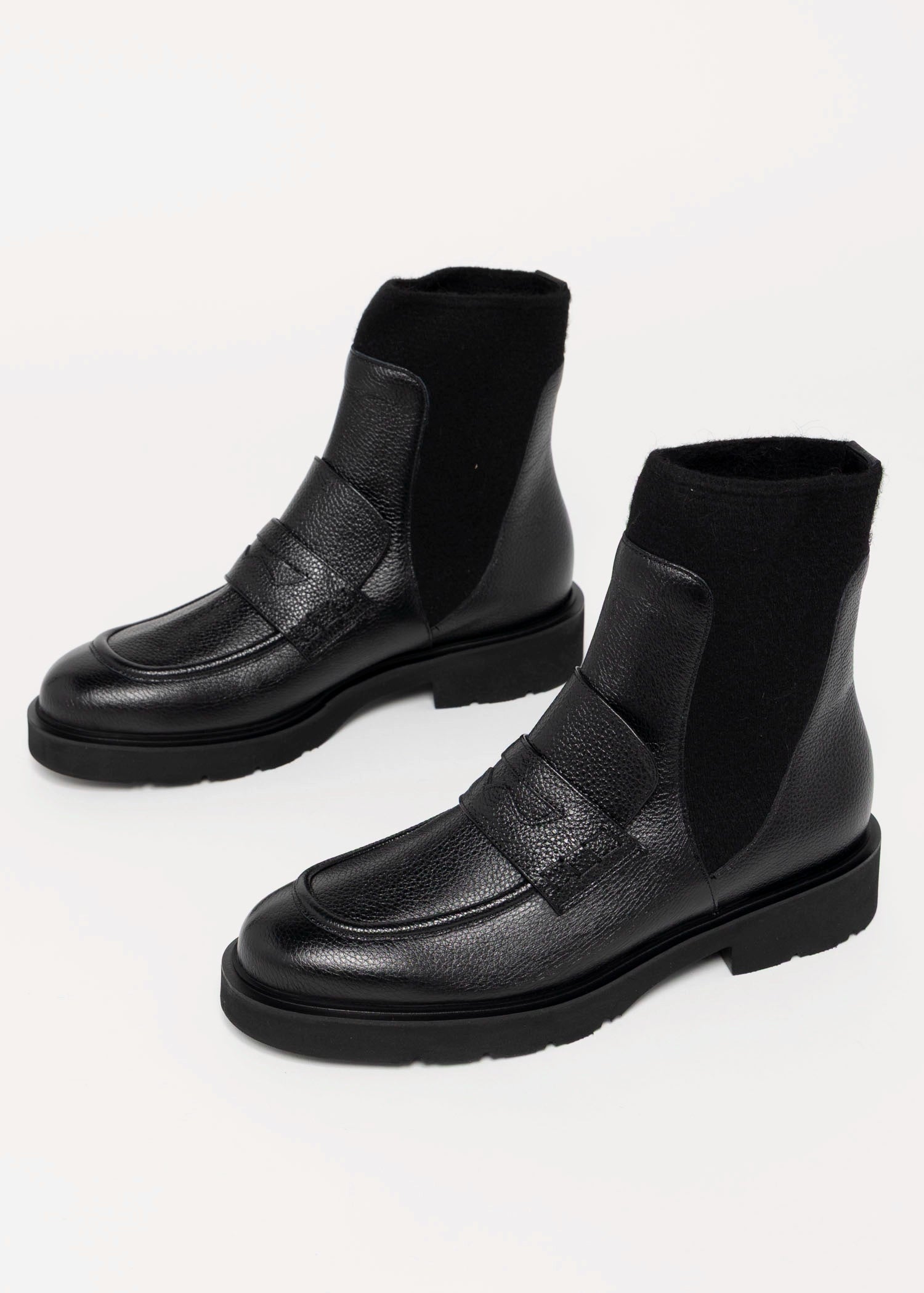 swatch_Black Leather l'idea penny loafer boot