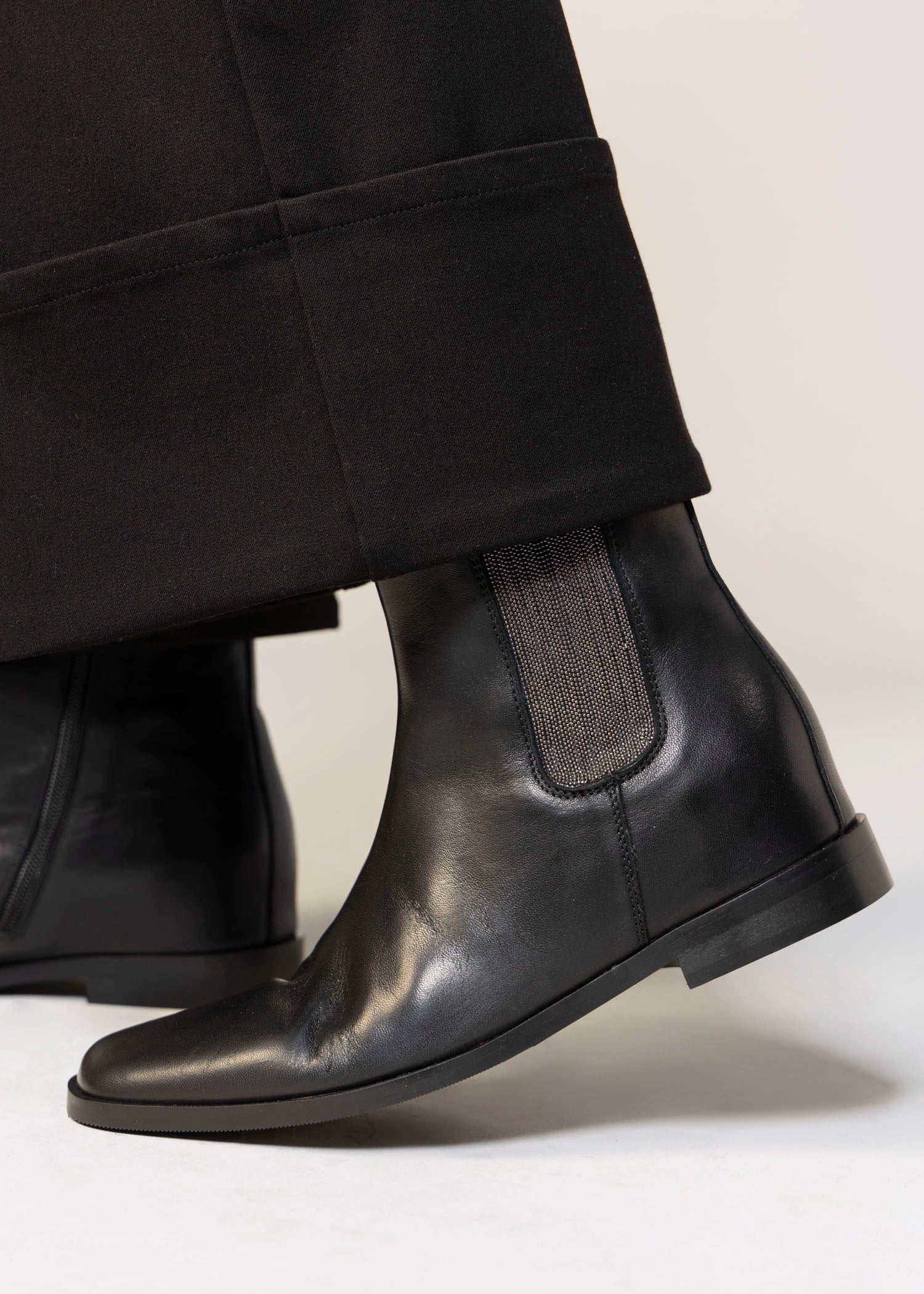 swatch_Black Leather l'idea chelsea boot with chain detail