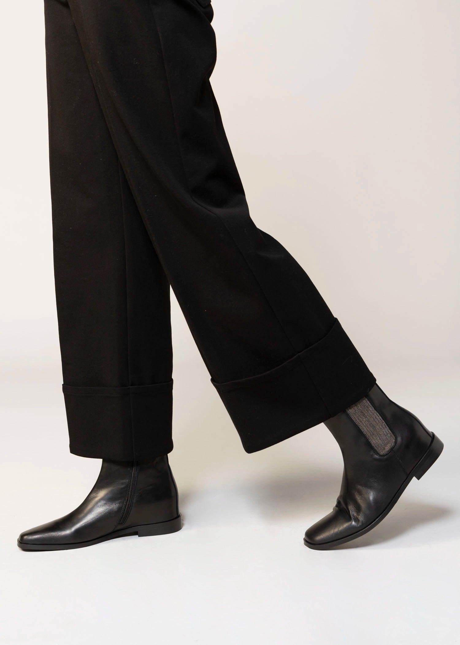 swatch_Black Leather l'idea chelsea boot with chain detail