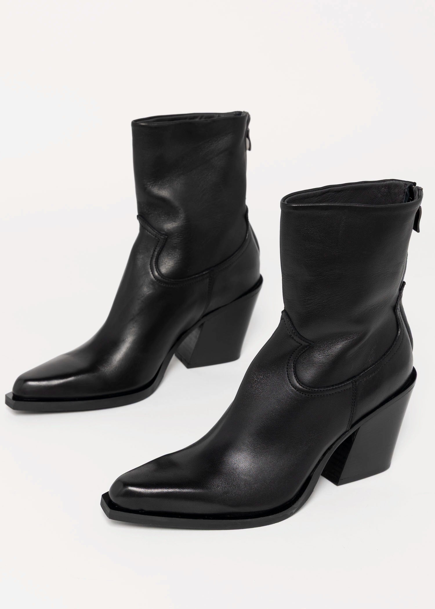 swatch_Black Leather l'idea western heeled boot