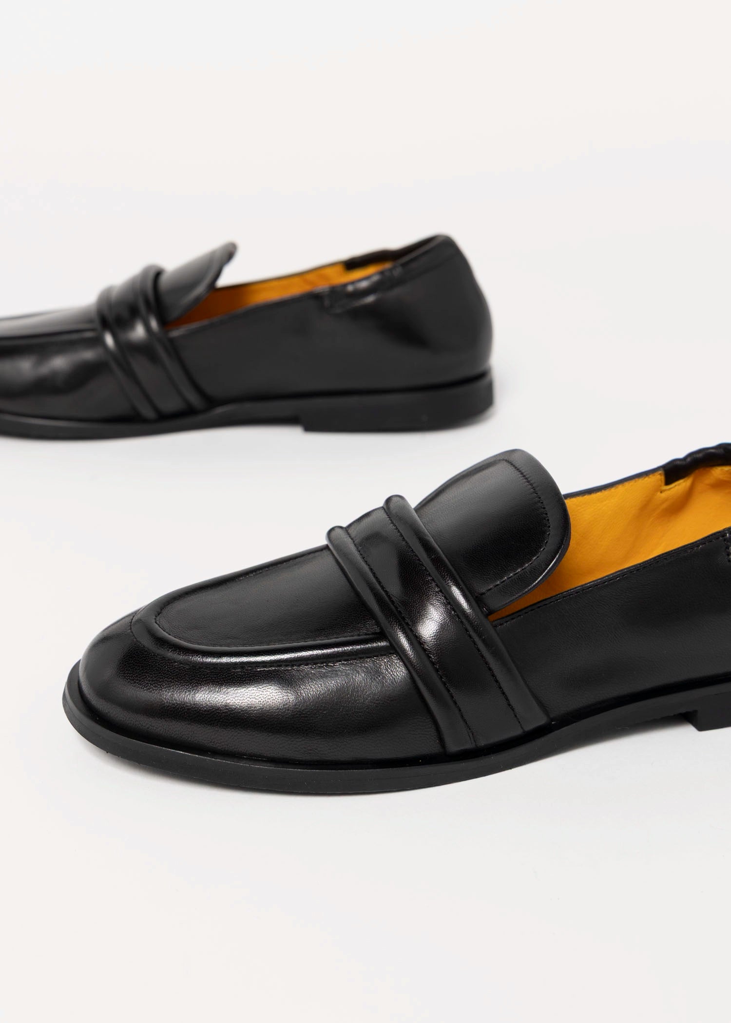 swatch_Black Leather mara bini sally loafer