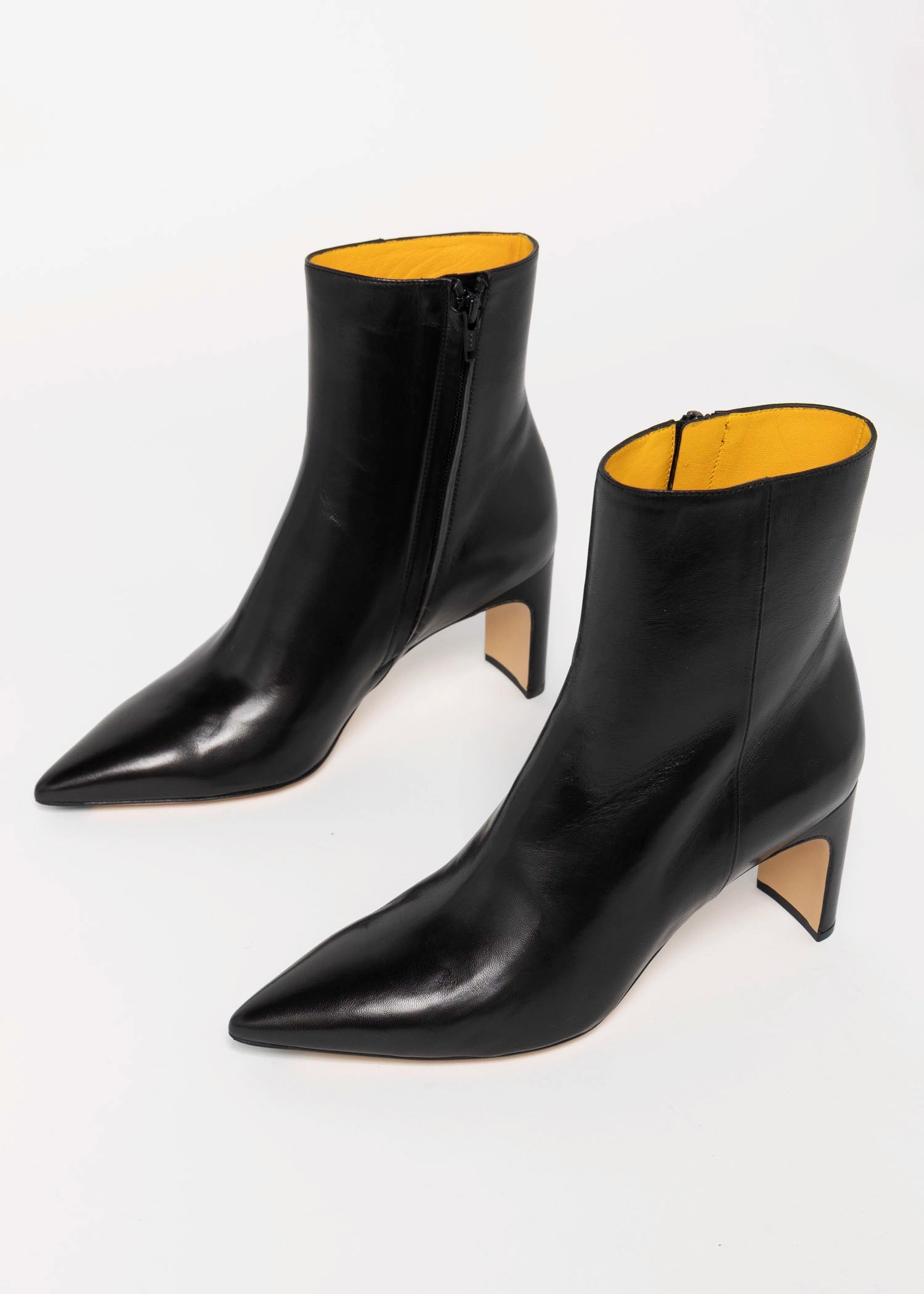 swatch_Black Leather mara bini leather heeled boot