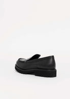 swatch_Black Leather l'idea clean loafer on lug sole