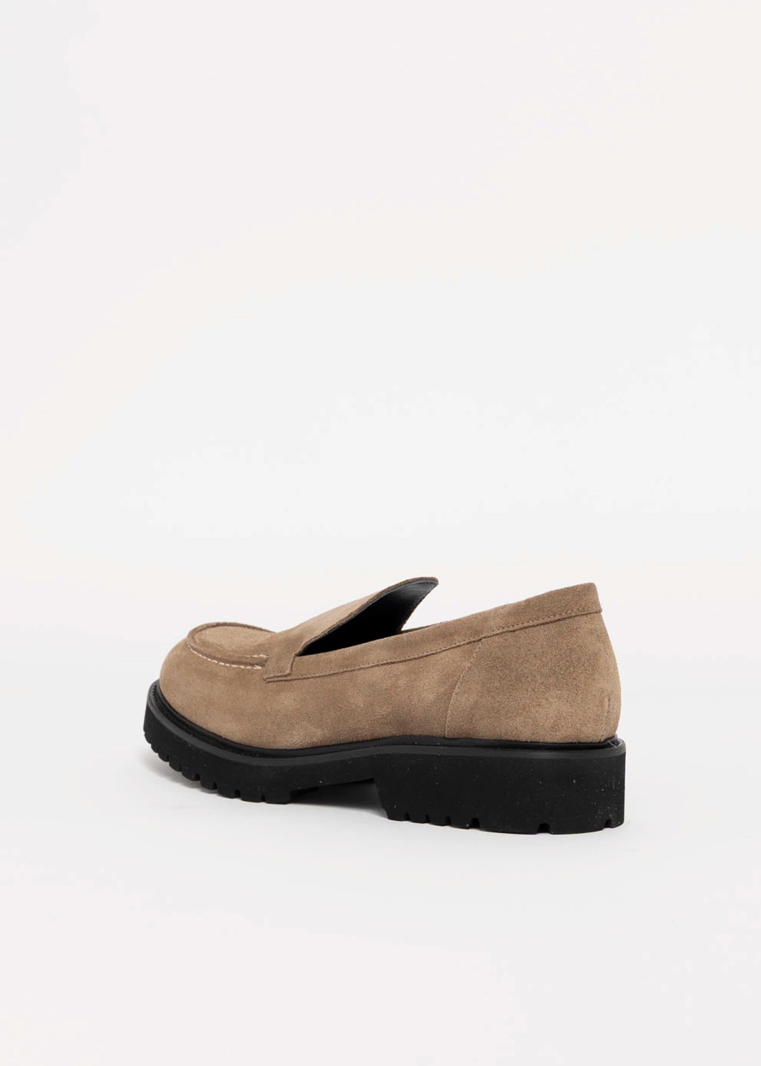 swatch_Dark Taupe Suede l'idea clean loafer on lug sole