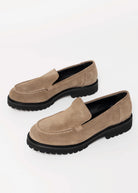 swatch_Dark Taupe Suede l'idea clean loafer on lug sole