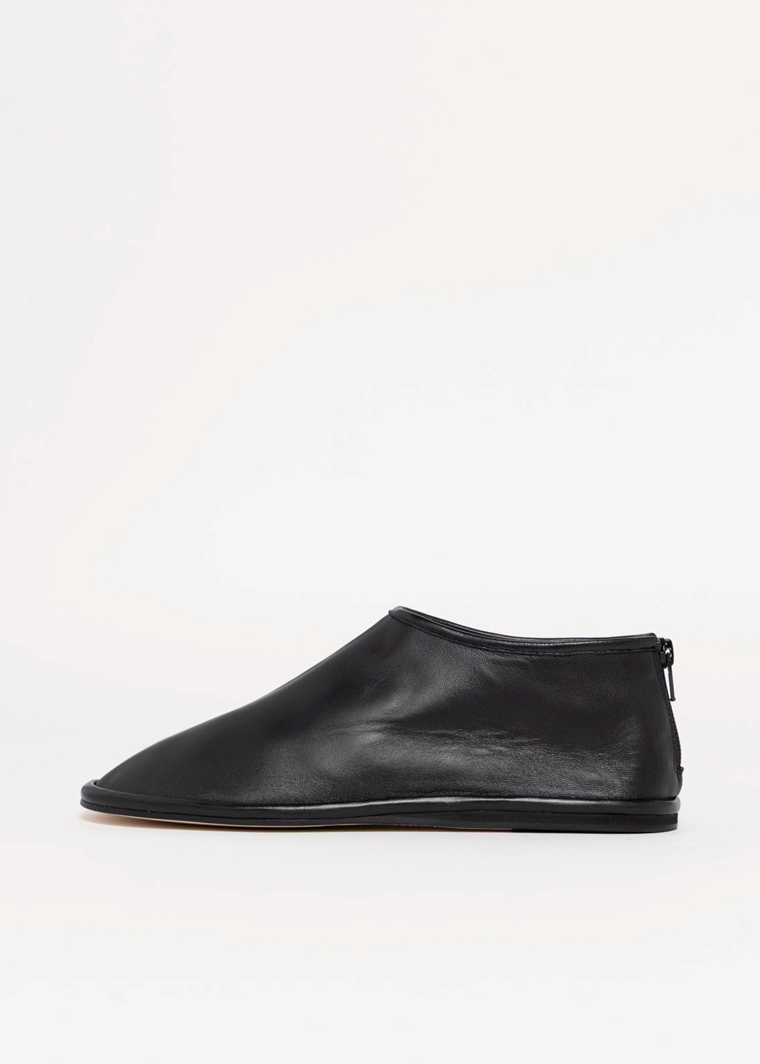 swatch_Black Leather l'idea elsa flat shoe