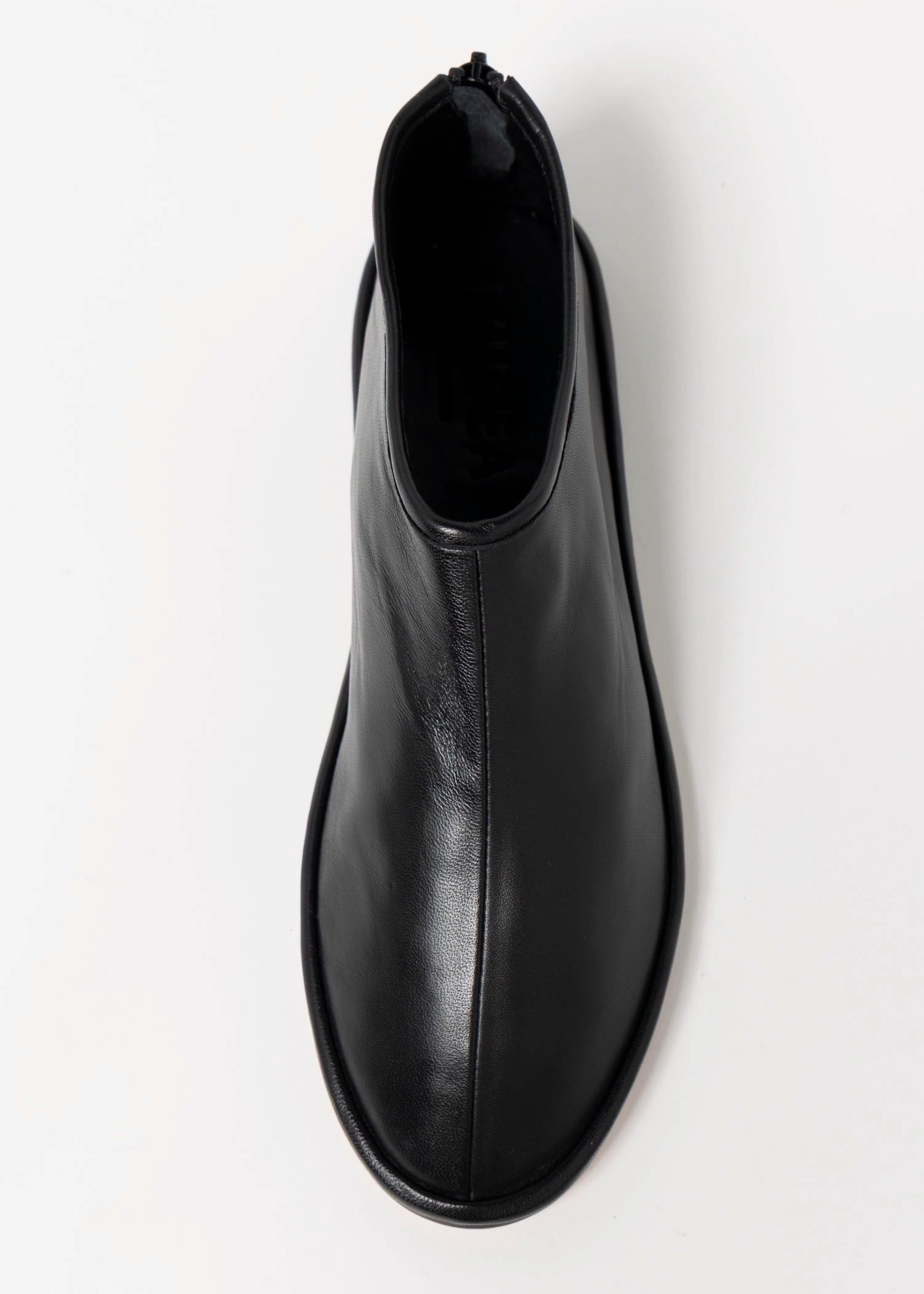 swatch_Black Leather l'idea elsa flat shoe