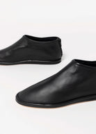 swatch_Black Leather l'idea elsa flat shoe
