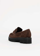 swatch_Chocolate Suede l'idea lug sole loafer