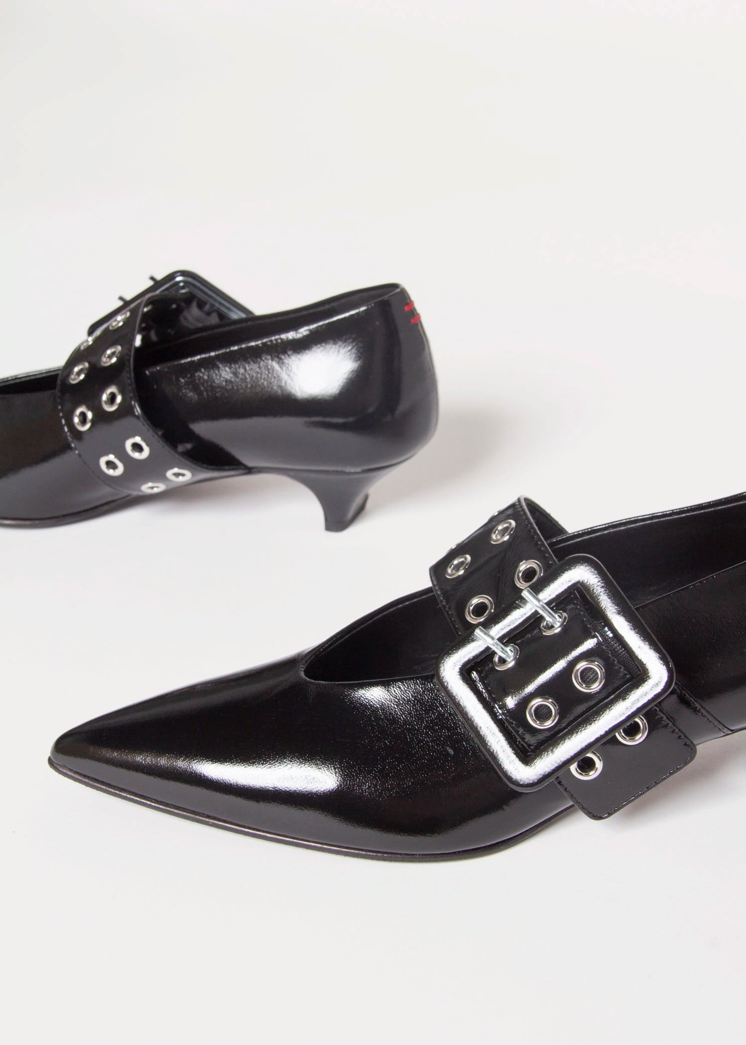 swatch_black patent fosa pump