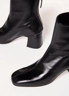 swatch_Black Patent leather ankle boot
